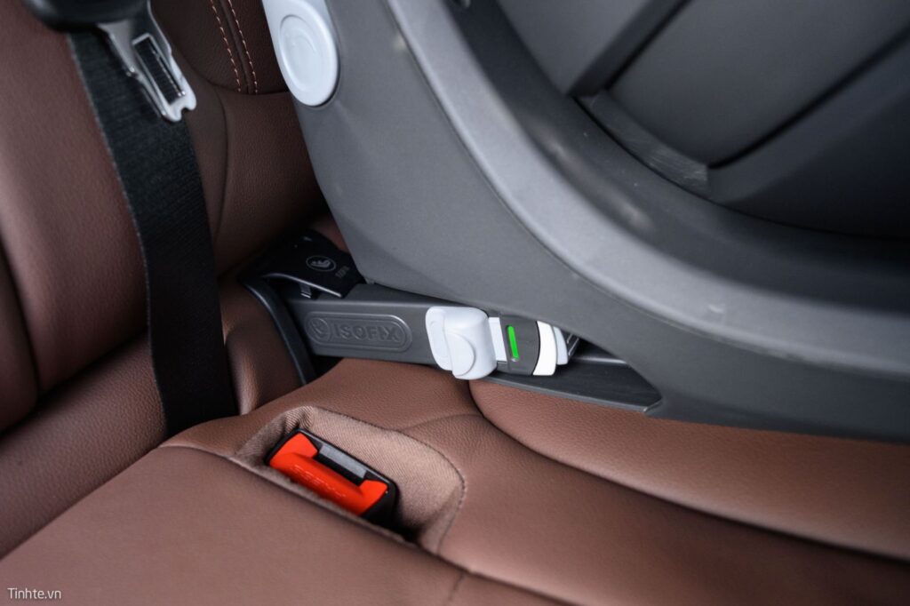 lắp đặt ghế an toàn trẻ em bằng isofix