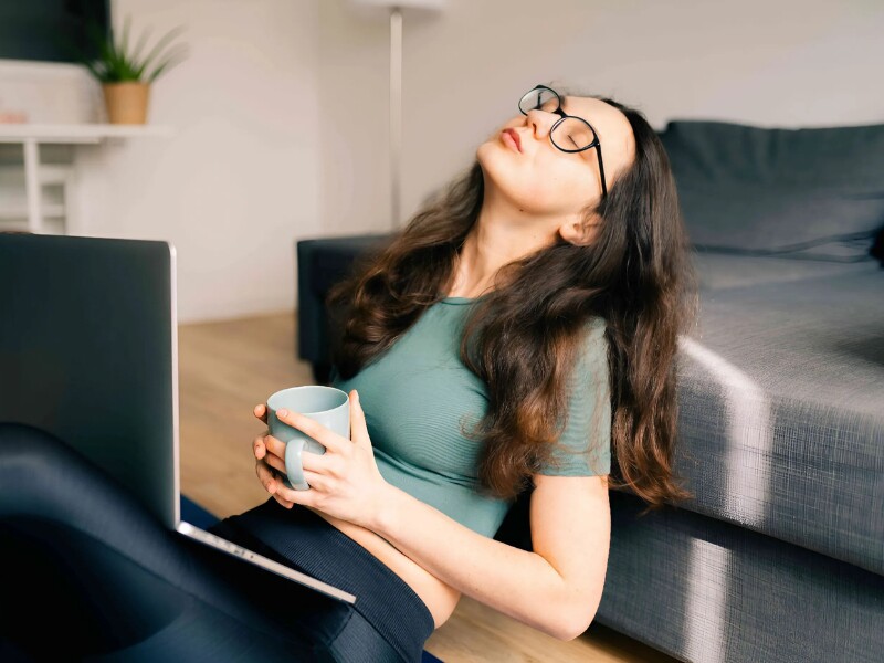 Đau cổ vai gáy kéo dài và ảnh hưởng tinh thần
