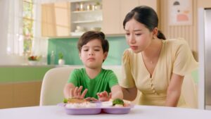 Bé biếng ăn vào mùa hè